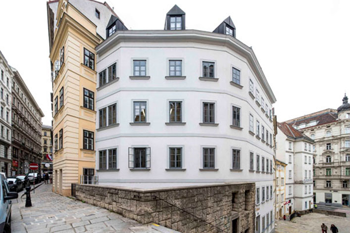 AVEST Immobilie - Am Gestade 1, 1010 Wien AVEST Immobilie Am Gestade 1, 1010 Wien. Dachgeschoßausbau mit Aufzugseinbau und Sanierung der allg. Teile des Hauses.