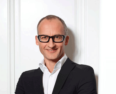 Hannes Aichholzer ist Geschäftsführer der AVEST Immobilien GmbH. Ihr Experte für Immobilieninvestments.